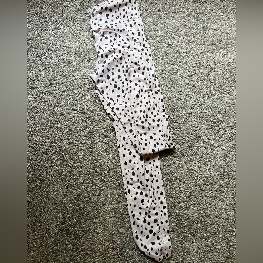 Maven Thread XL Dalmatian leggings. EUC.